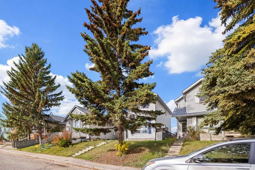 70 Dovercliffe Way, Calgary — photo 3 of 41