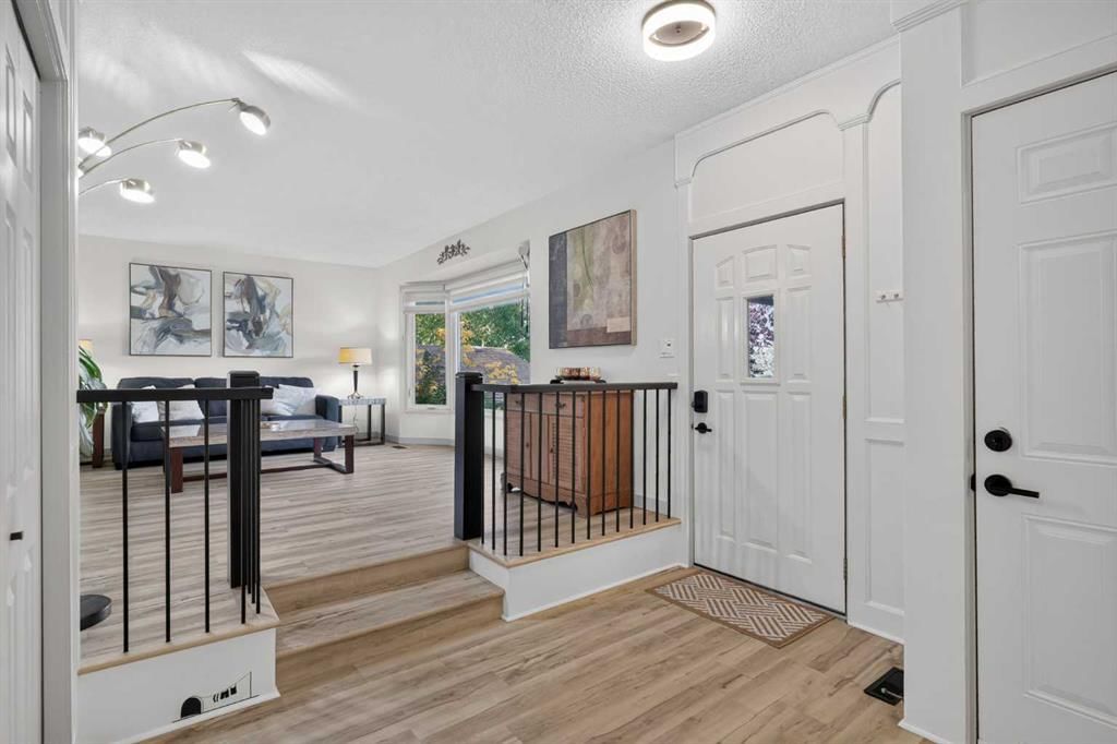 40 Silver Ridge Court NW, Calgary — photo 2 of 50