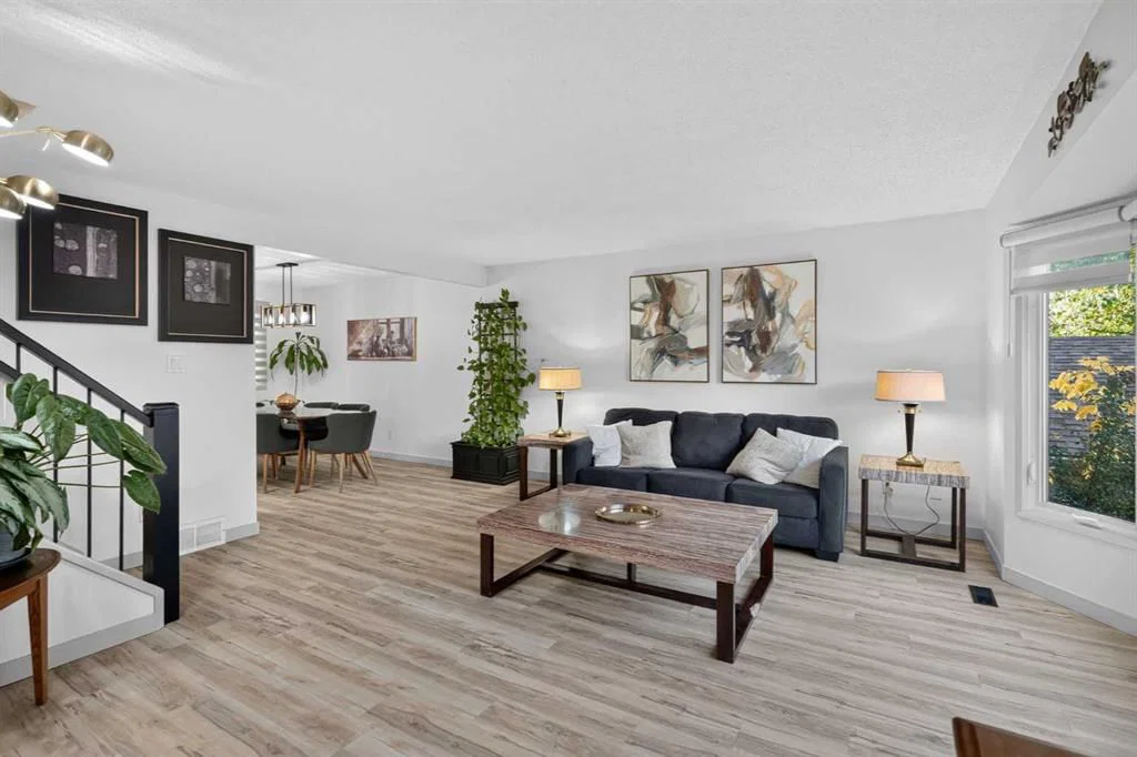 40 Silver Ridge Court NW, Calgary — photo 4 of 50