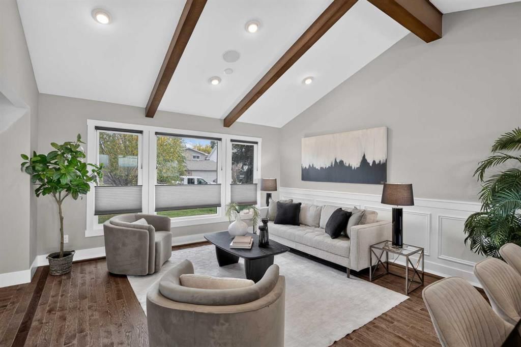 323 Parkview Crescent SE, Calgary — photo 3 of 50