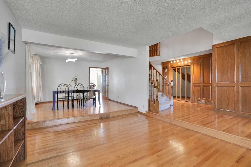 88 Edelweiss Drive NW, Calgary — photo 5 of 42