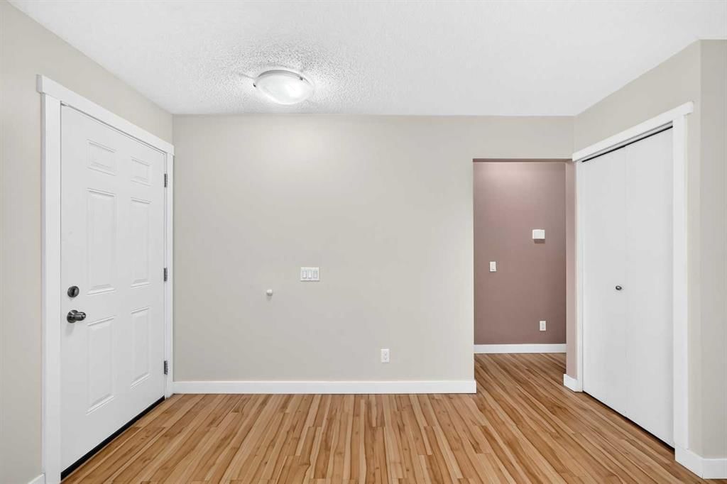 6607 Malvern Road NE, Calgary — photo 2 of 20