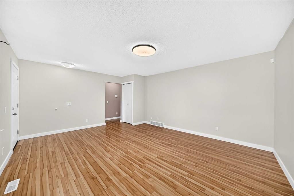 6607 Malvern Road NE, Calgary — photo 3 of 20