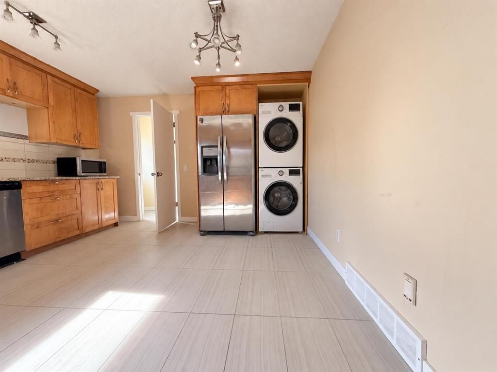 6607 Malvern Road NE, Calgary — photo 5 of 20