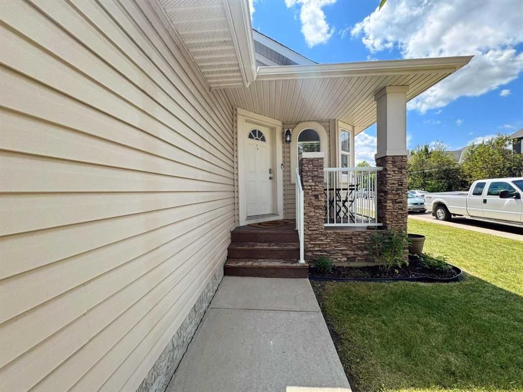 101 Channelside Cove SW, Airdrie — photo 2 of 20