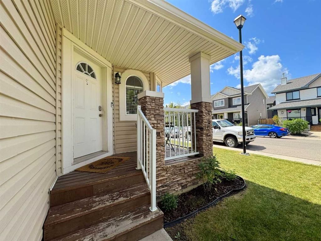 101 Channelside Cove SW, Airdrie — photo 3 of 20