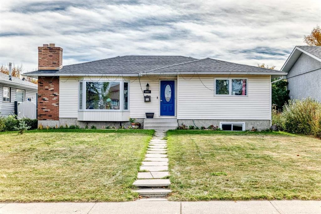 5447 RUNDLEVIEW Road NE, Calgary — main listing photo