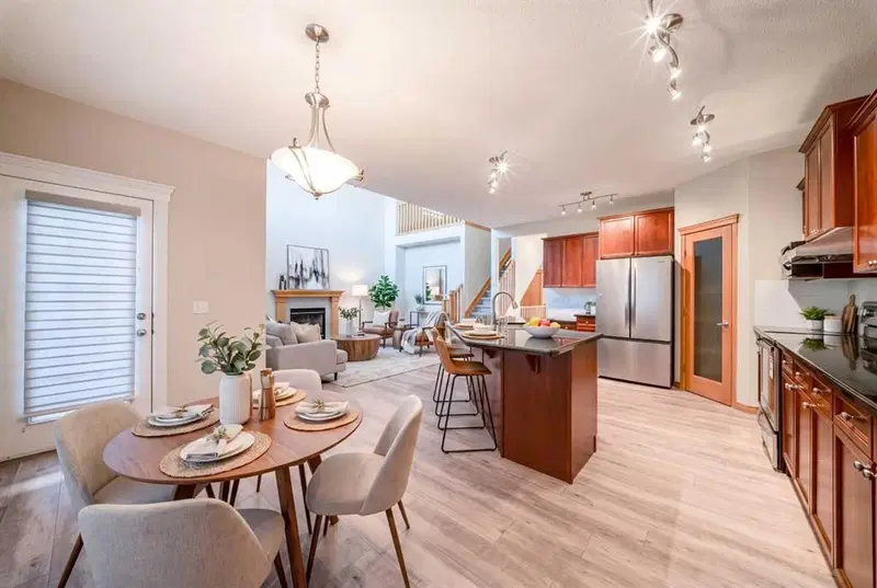 38 Everhollow Rise SW, Calgary — photo 4 of 43