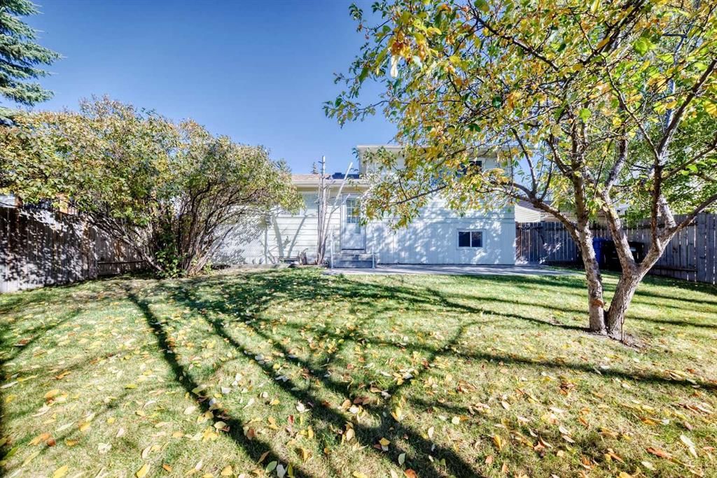 143 Deer Ridge Way SE, Calgary — photo 3 of 50