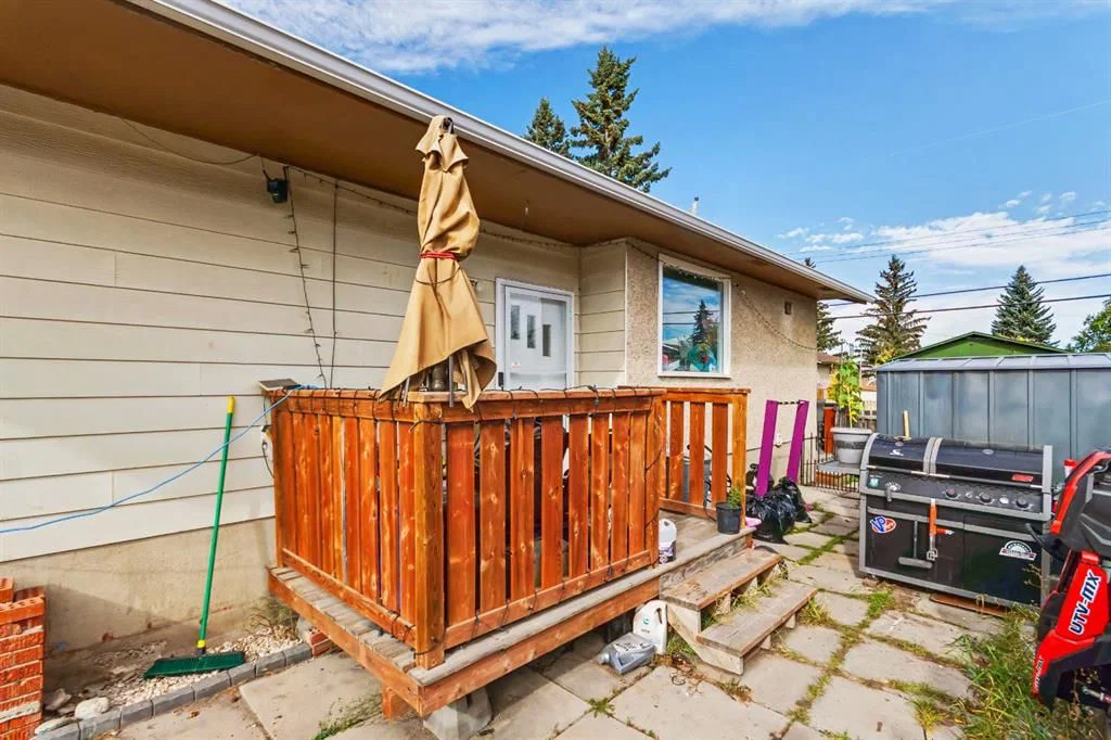 3714 Dover Ridge Drive SE, Calgary — photo 3 of 32