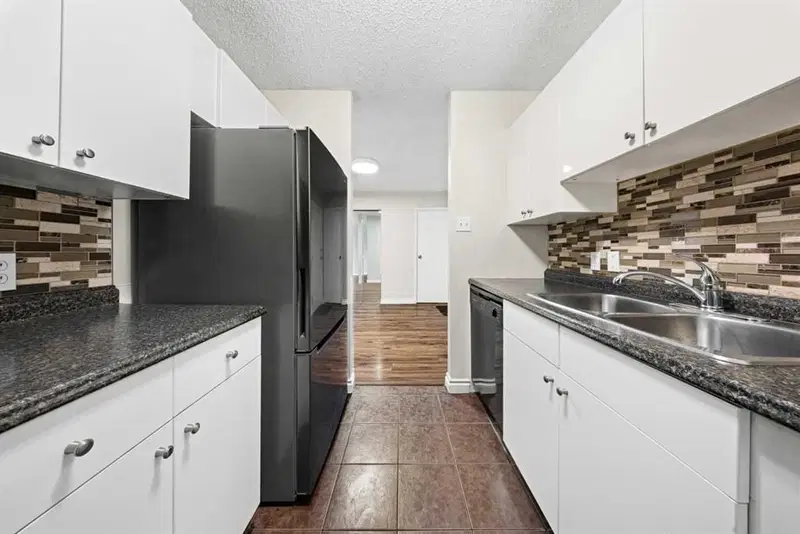305, 718 12 Avenue SW, Calgary — photo 2 of 22