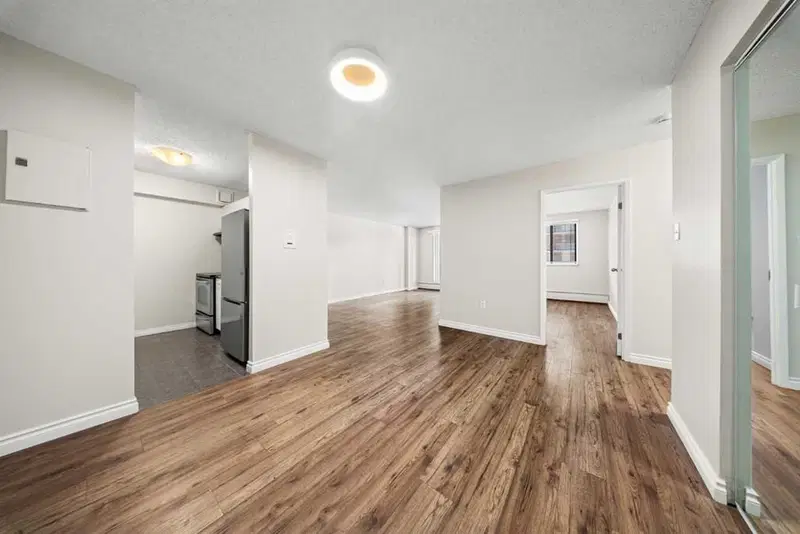 305, 718 12 Avenue SW, Calgary — photo 3 of 22