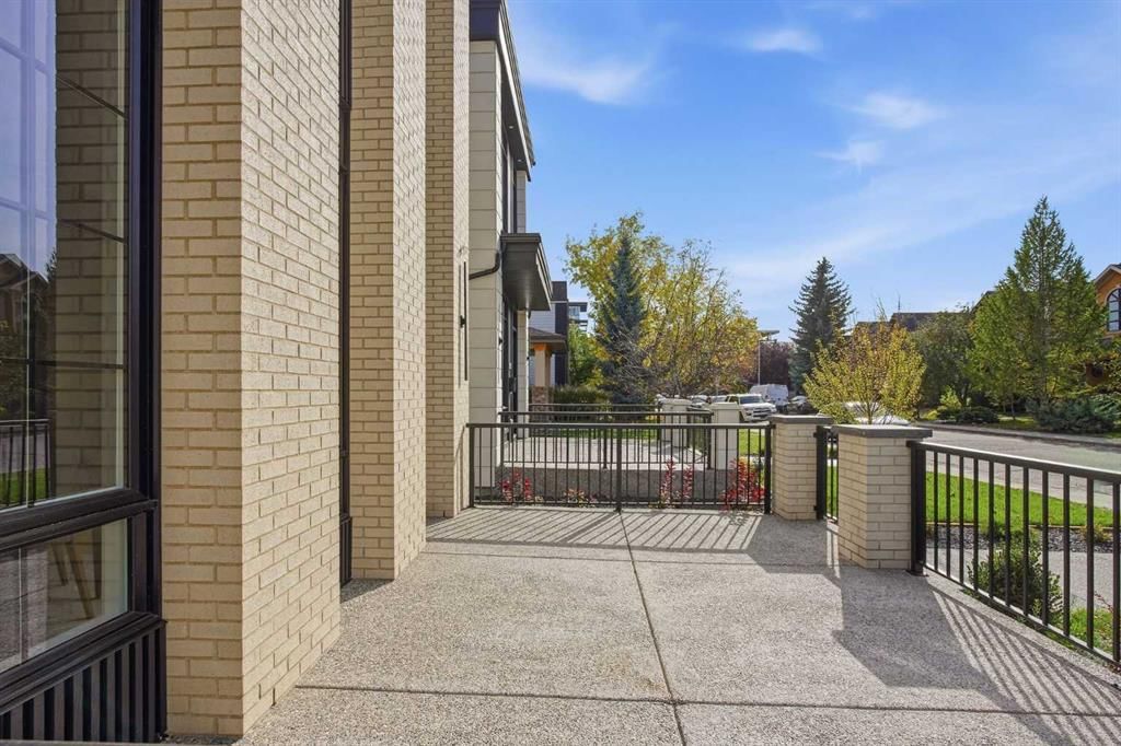 224 18A Street NW, Calgary — photo 2 of 50