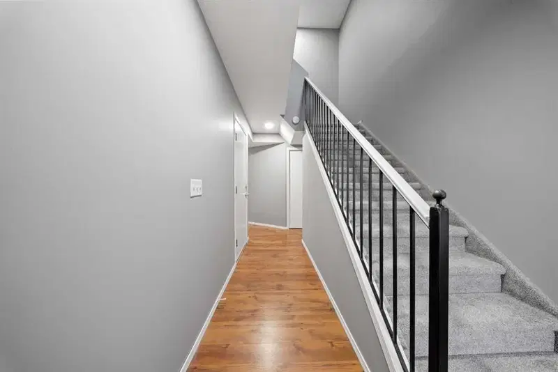 13 Country Hills Rise NW, Calgary — photo 2 of 23