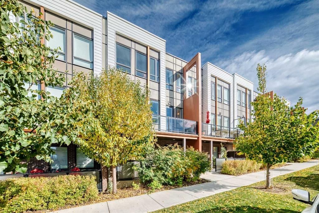 16 Lebel Crescent NW, Calgary — photo 3 of 48