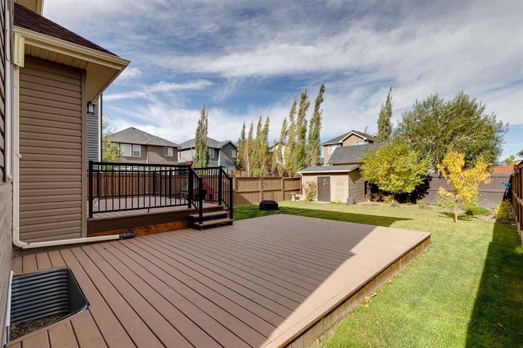 1449 Ravenscroft Avenue SE, Airdrie — photo 4 of 47