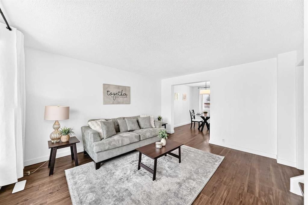 60 Erin Mount Crescent SE, Calgary — photo 2 of 26