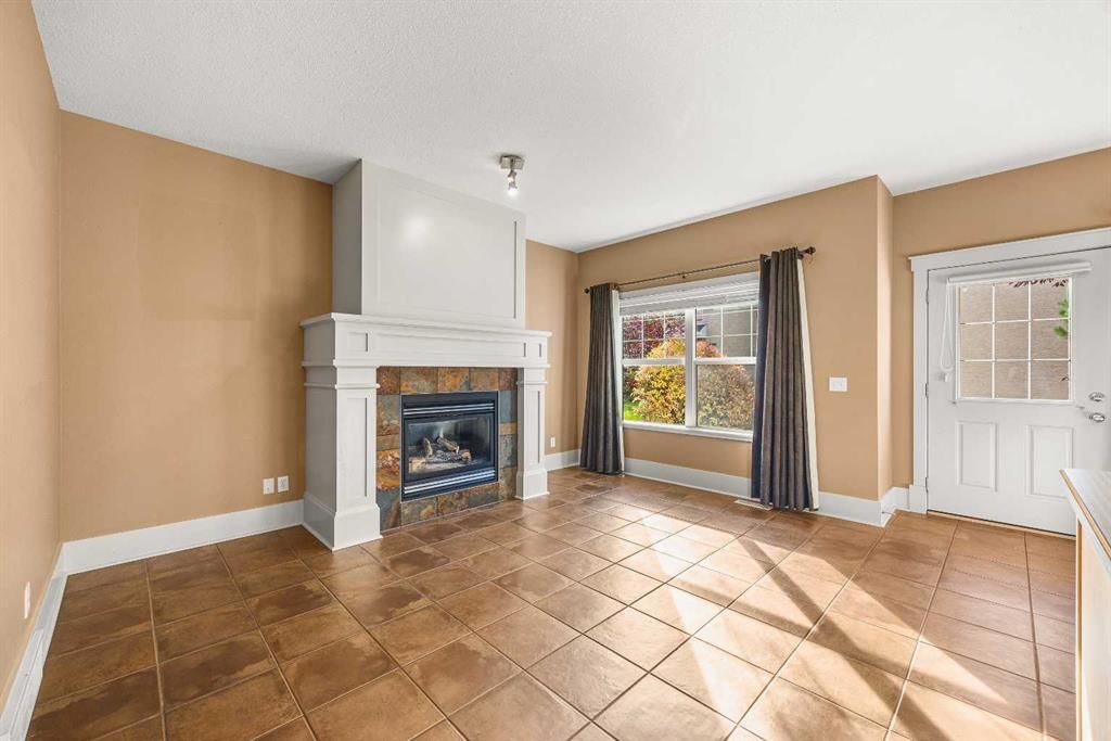 75 Wentworth Common SW, Calgary — photo 2 of 43