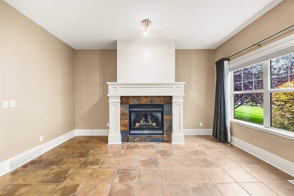 75 Wentworth Common SW, Calgary — photo 4 of 43
