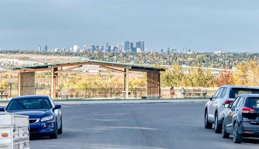 28 Veranda Boulevard SW, Calgary — photo 2 of 46