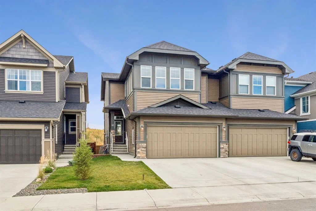 63 Fireside Crescent, Cochrane — main listing photo