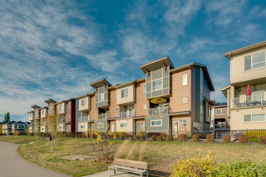 122 Harvest Grove NE, Calgary — photo 2 of 50
