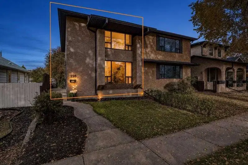 226 11 Avenue NE, Calgary — main listing photo