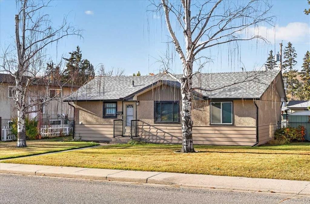 4339 70 Street NW, Calgary — photo 2 of 50