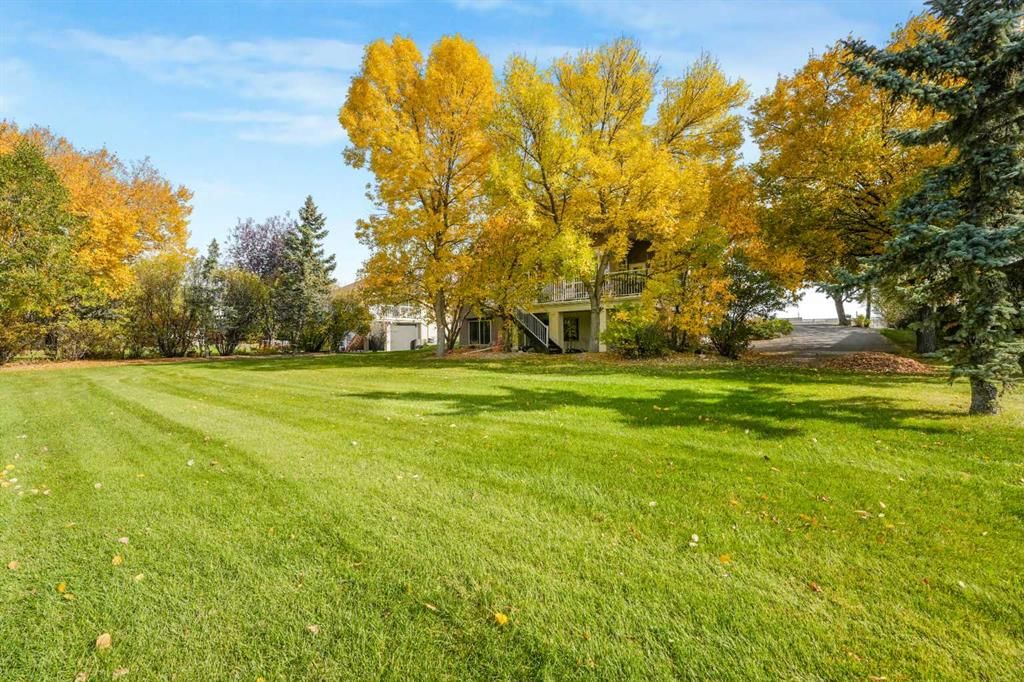 665 East Lakeview Road, Chestermere — photo 4 of 40