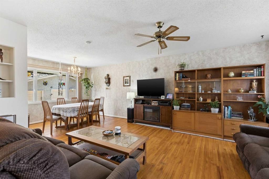275 Northmount Drive NW, Calgary — photo 4 of 42
