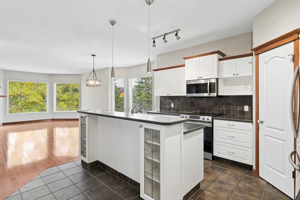 73 Hampstead Green NW, Calgary — photo 3 of 50