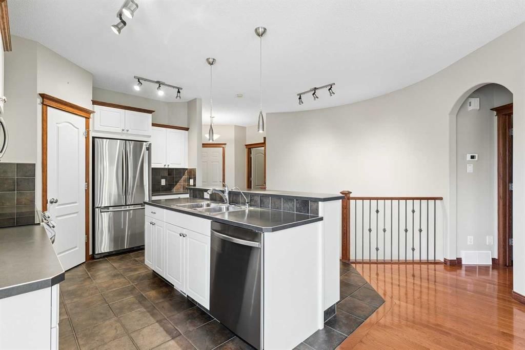 73 Hampstead Green NW, Calgary — photo 5 of 50