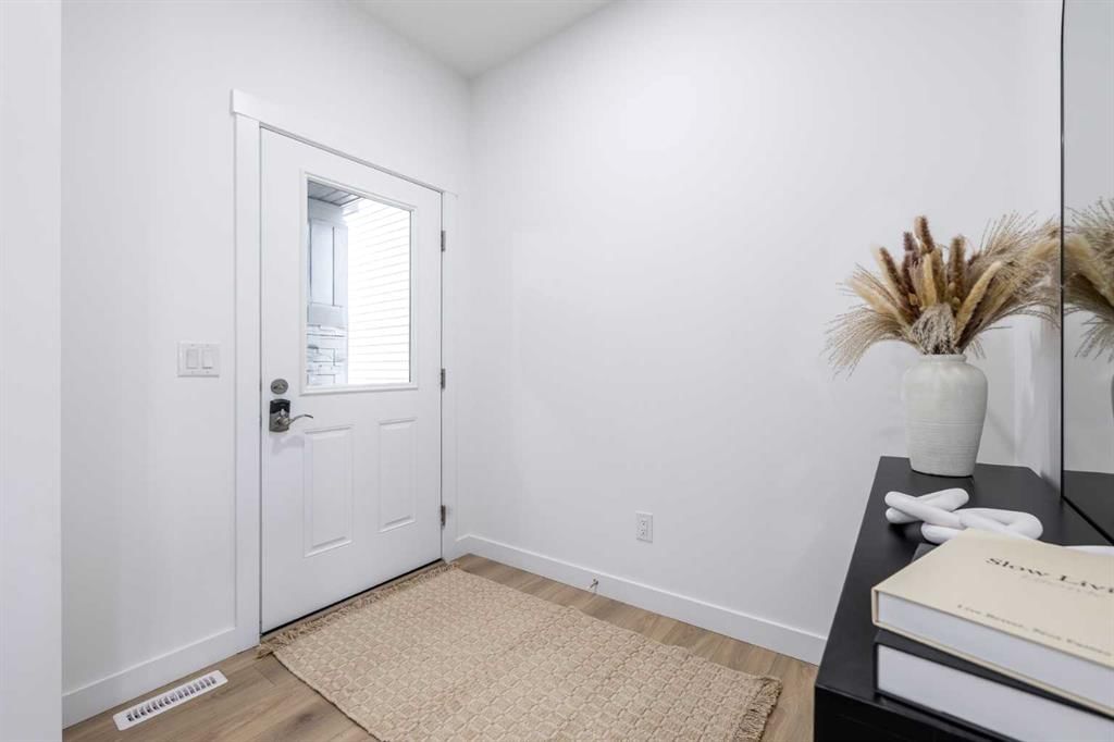393 Sora Park SE, Calgary — photo 3 of 24