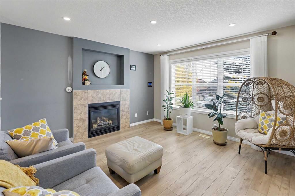 35 Sage Hill Manor NW, Calgary — photo 3 of 39