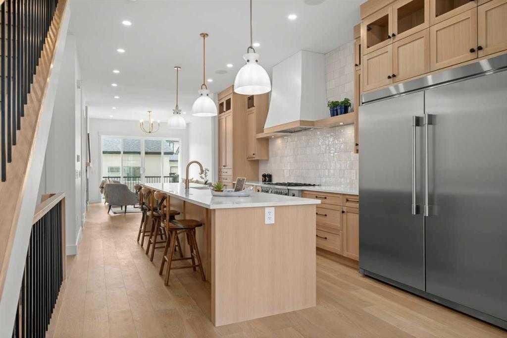 4124 18 Street SW, Calgary — photo 3 of 12