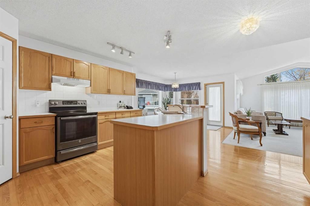 614 Sierra Madre Court SW, Calgary — photo 2 of 40