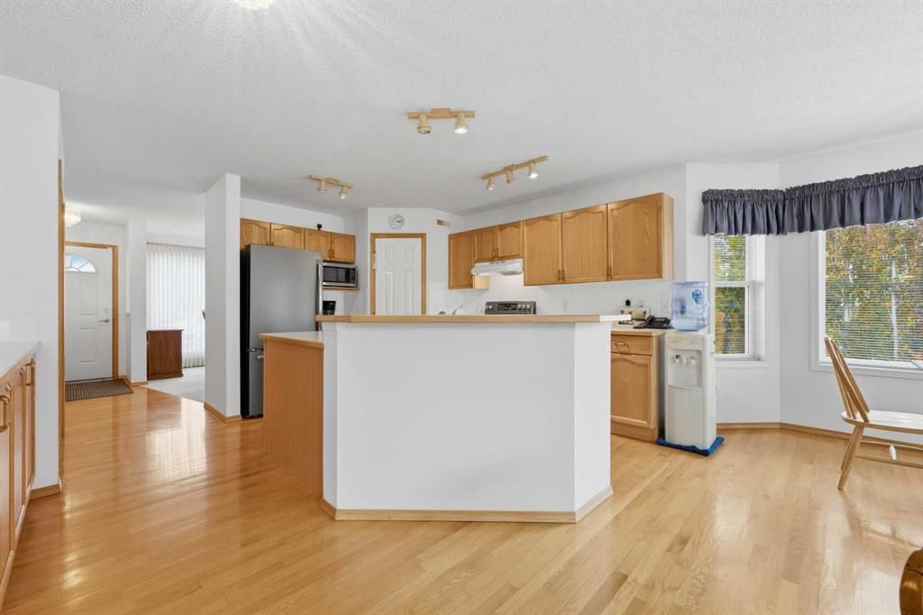 614 Sierra Madre Court SW, Calgary — photo 3 of 40