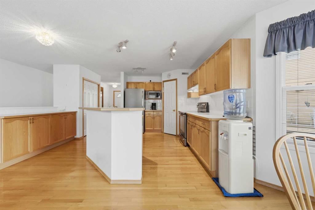 614 Sierra Madre Court SW, Calgary — photo 4 of 40