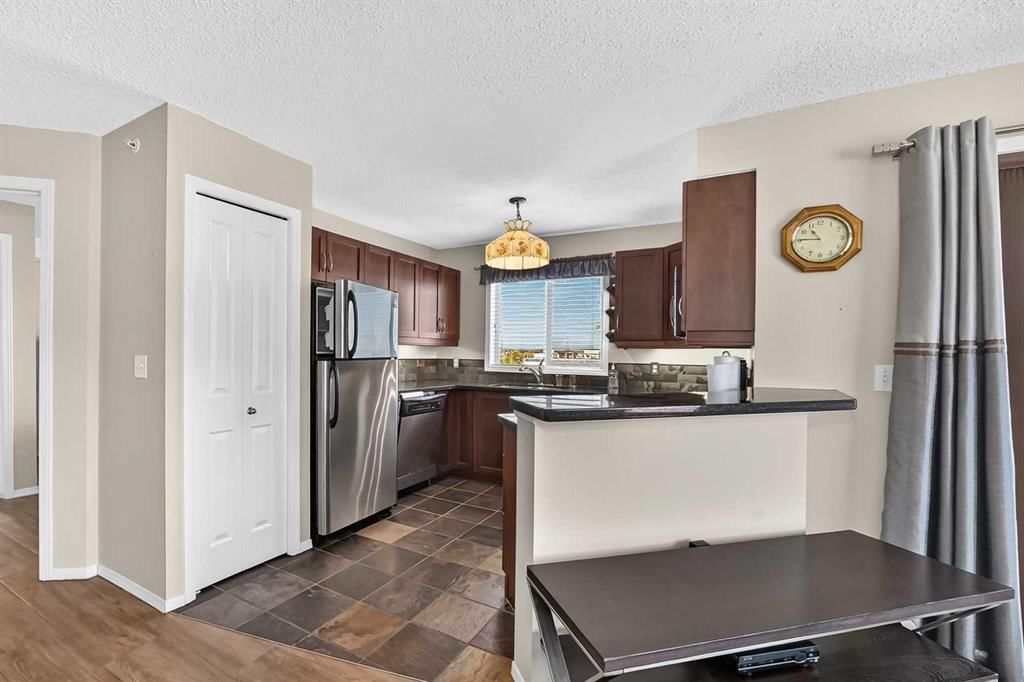 1420, 505 Railway Street W, Cochrane — photo 4 of 33