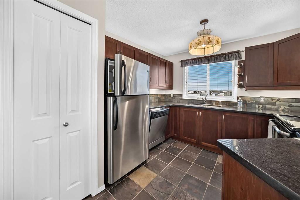 1420, 505 Railway Street W, Cochrane — photo 5 of 33