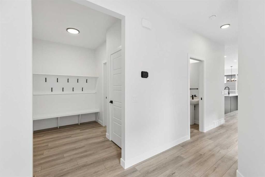 34 Amblefield Common NW, Calgary — photo 5 of 46