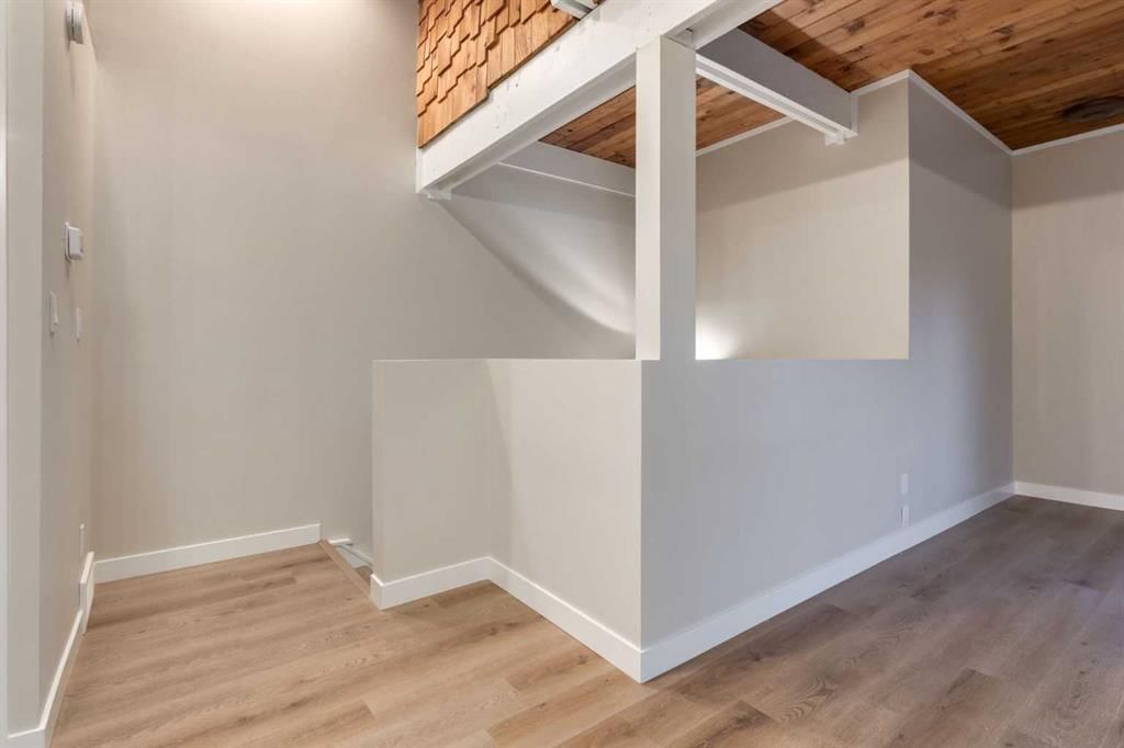 8826 6 Street SE, Calgary — photo 5 of 33