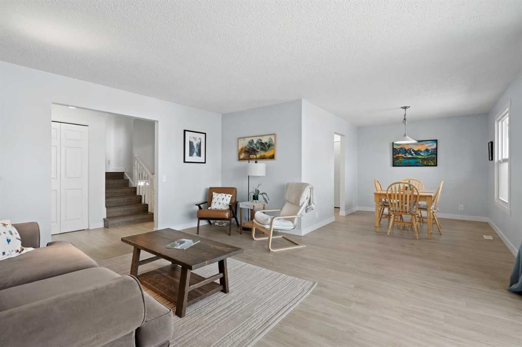11 Berwick Hill NW, Calgary — photo 5 of 41