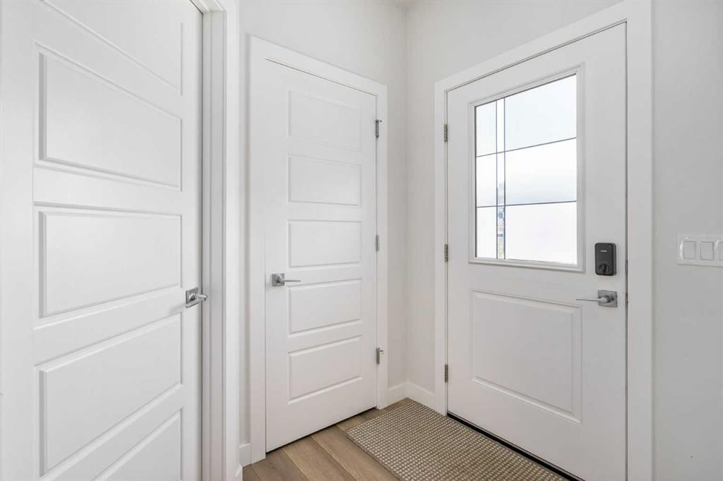 352 Chelsea Passage, Chestermere — photo 3 of 37