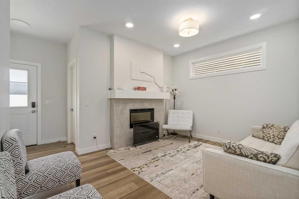 352 Chelsea Passage, Chestermere — photo 4 of 37