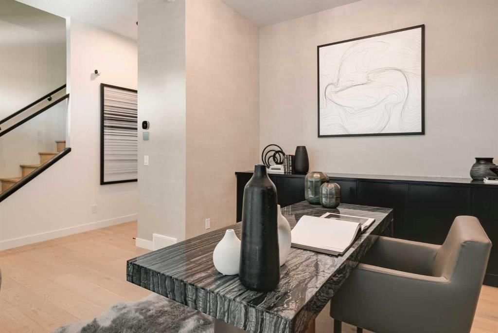 718 Sovereign Common SW, Calgary — photo 5 of 35