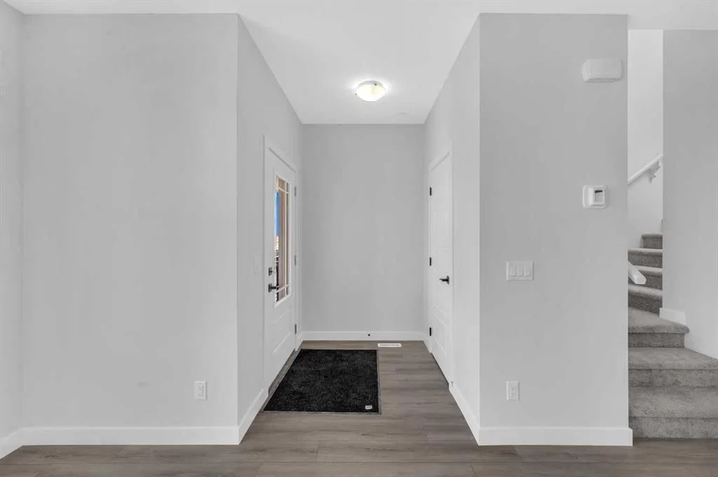 399 Hotchkiss Manor SE, Calgary — photo 2 of 47