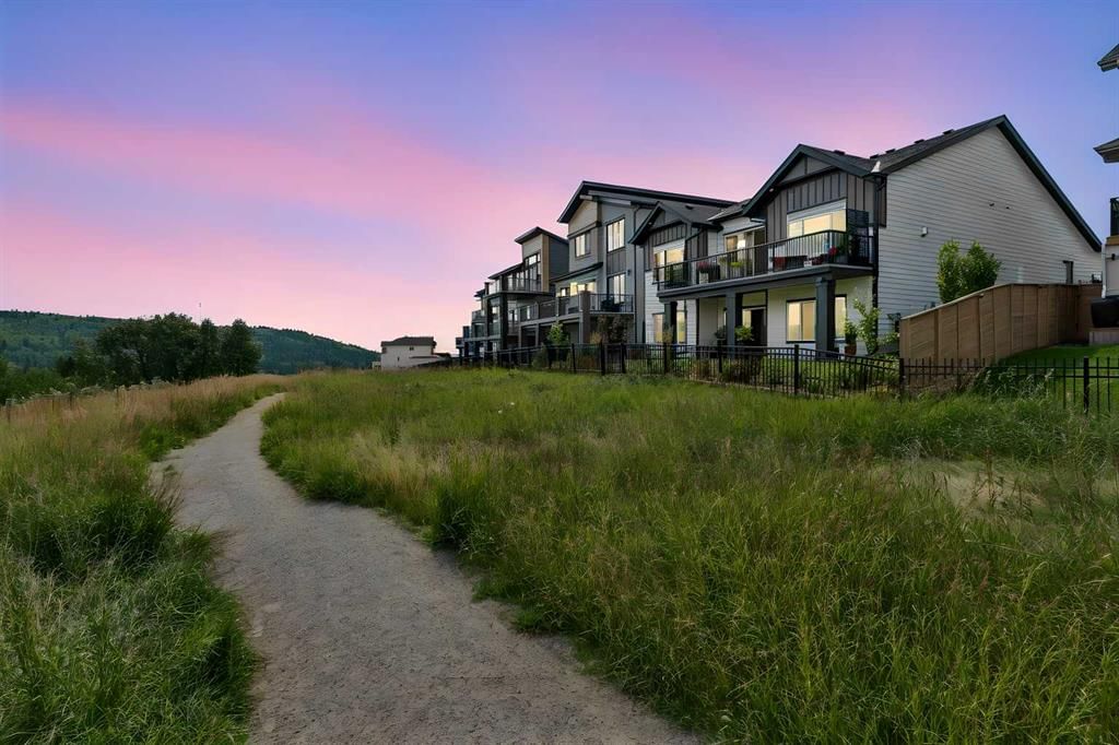 13 Sunvalley View, Cochrane — photo 3 of 50
