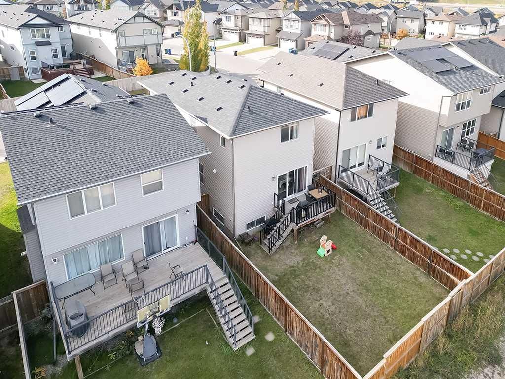 393 Panton Way NW, Calgary — photo 2 of 27