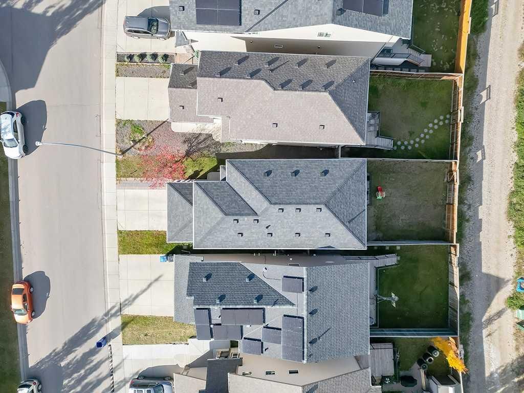393 Panton Way NW, Calgary — photo 3 of 27